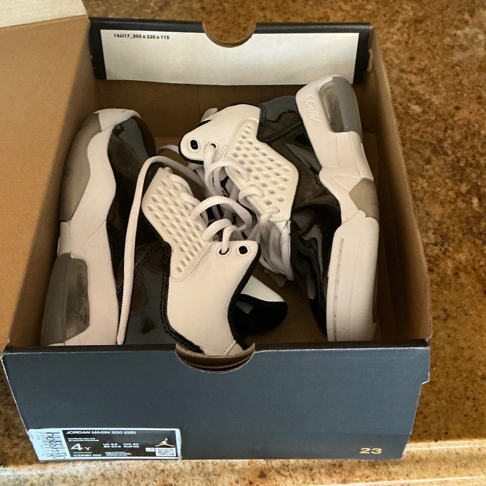 Jordan Maxin 200